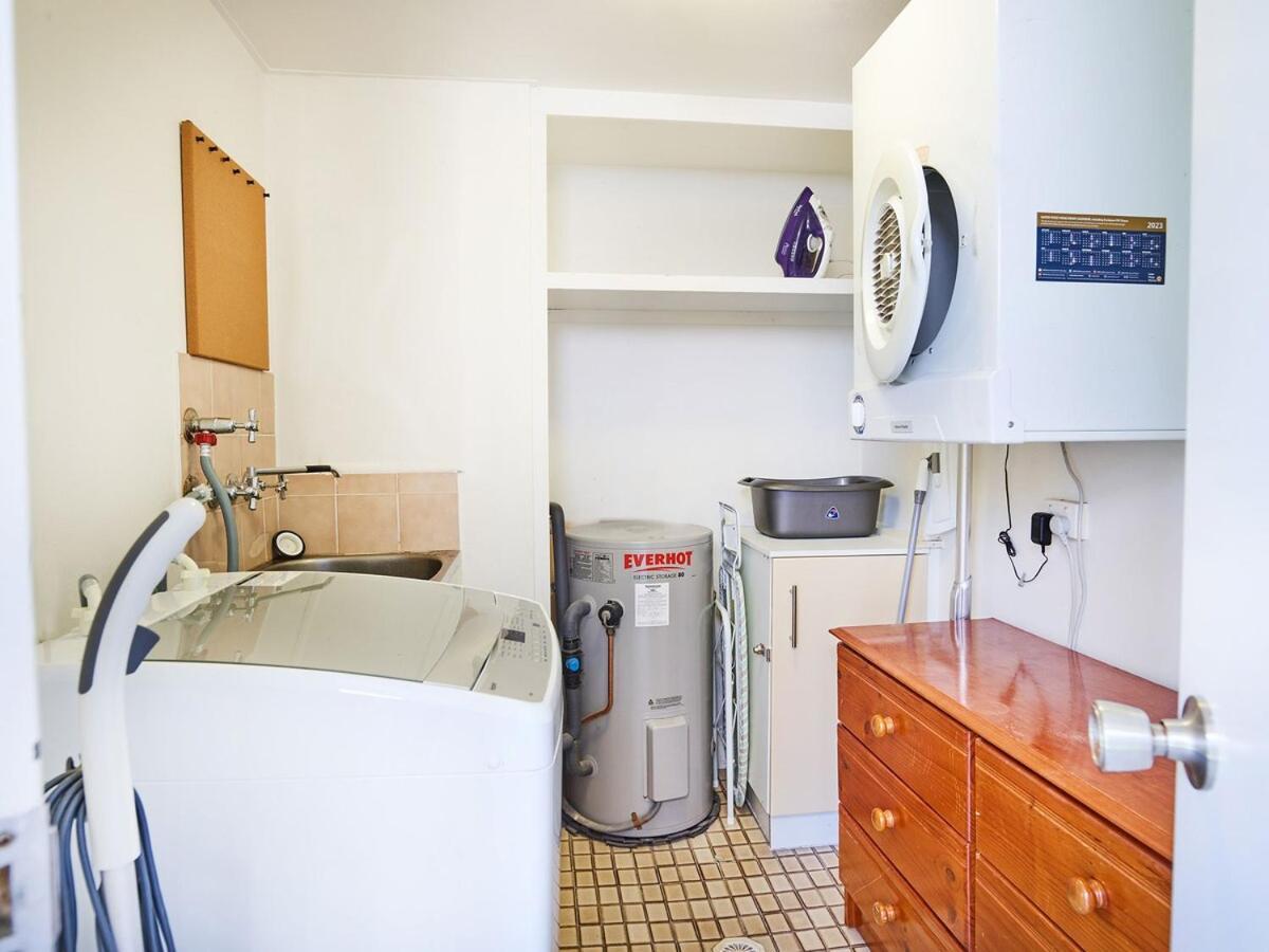 Apartment Renovated Beachside 2-bedroom Gold Coast