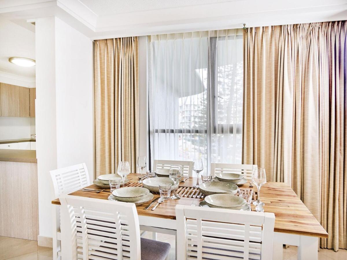Renovated Beachside 2-bedroom * Gold Coast