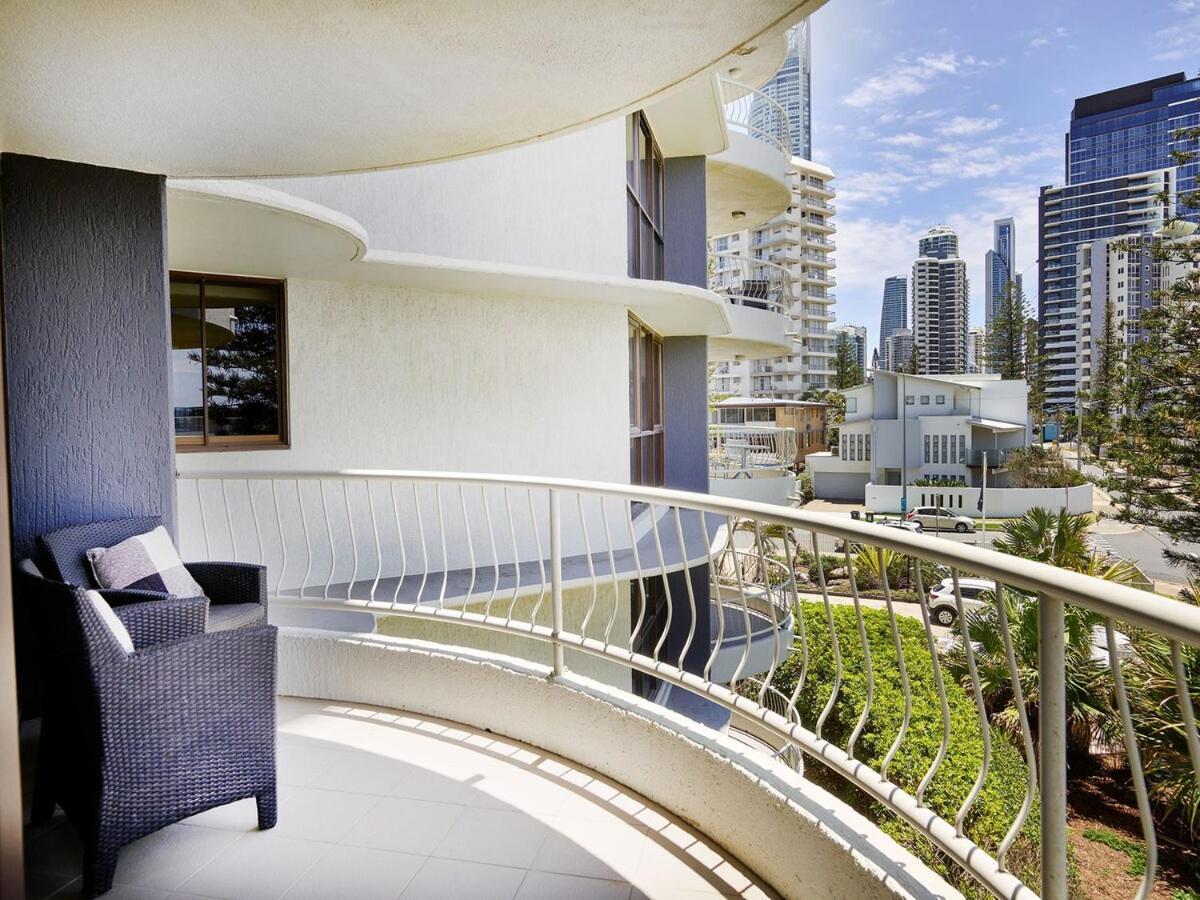 Apartment Renovated Beachside 2-bedroom Gold Coast