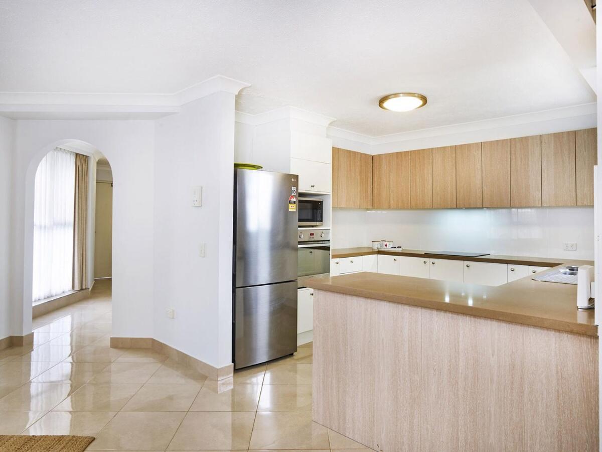Renovated Beachside 2-bedroom * Gold Coast